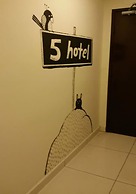 Five Hotel
