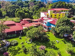 Hotel Rancho Guacamayos