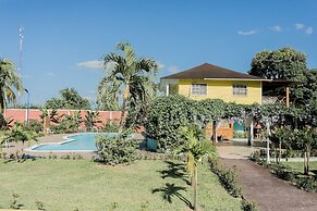 Hotel Rancho Guacamayos