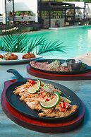 Hotel Rancho Guacamayos