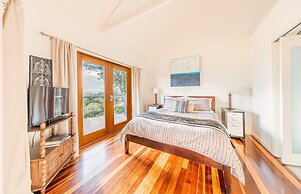 Outlook Hill Vineyard Cottages