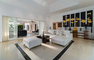 Stunning Luxury Golf and Pool Villas