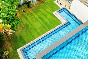 Stunning Luxury Golf and Pool Villas