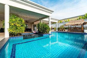 Stunning Luxury Golf and Pool Villas