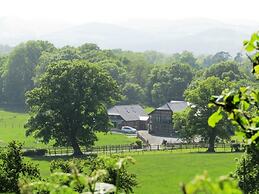 Acorn Court Country House