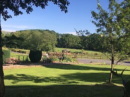 Acorn Court Country House