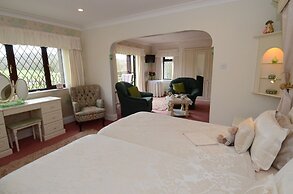 Acorn Court Country House