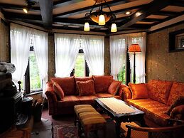 Petit Hotel & Restaurant Old Age
