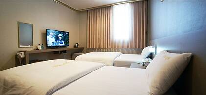 Raum Hotel