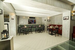 Maestro Hotel