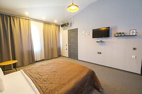 Maestro Hotel