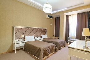 Maestro Hotel
