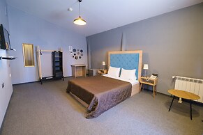 Maestro Hotel