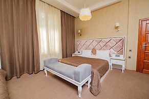 Maestro Hotel