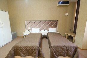 Maestro Hotel