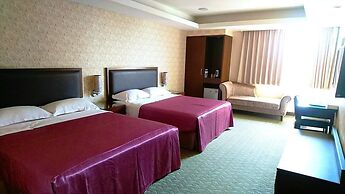 Metropolis Hotel