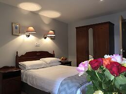 Tully's Hotel