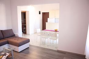 Apartments Miki Pag