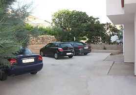 Apartments Miki Pag