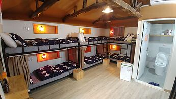 Bori Guesthouse - Hostel