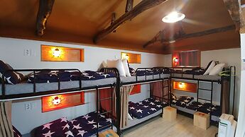 Bori Guesthouse - Hostel