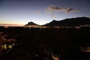 dk villas 1 Harbour View Hout Bay