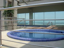 Luxury Suites Riverfront GYE