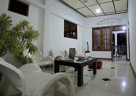 Aura City Hostel