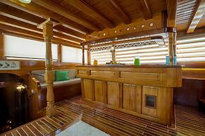 Dm Yachting - 7 Night Cruise Sun-Sun