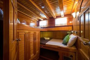 Dm Yachting - 7 Night Cruise Sun-Sun