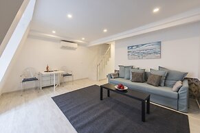 Traditional Duplex Terrace Principe Real