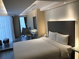 Golden Garden Hotel