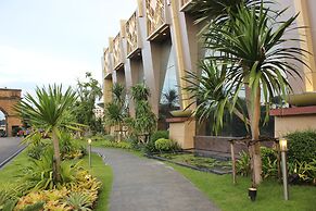 Holiday Palace