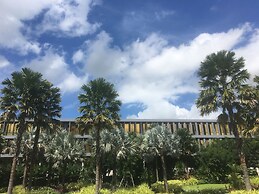 Holiday Palace