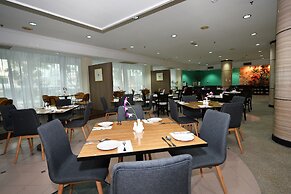 TF Riverside Hotel