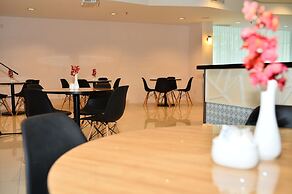 TF Riverside Hotel
