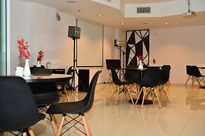 TF Riverside Hotel