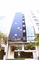 Chill Suites Danang Beach Hotel