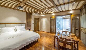 Riverside Boutique Inn