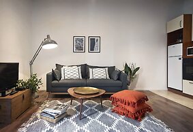A Few Steps to The Duomo Comfortable 1BD Apt