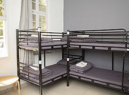 Hostel BU93