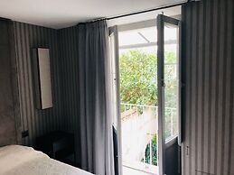 Imbriani Guest House & Suites