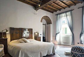 A Few Steps to The Duomo Majestic 5BD Apt