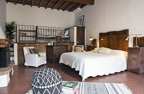 A Few Steps to The Duomo Majestic 5BD Apt