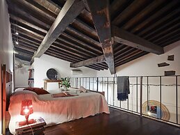 A Few Steps to The Duomo Amazing 4BD Apt