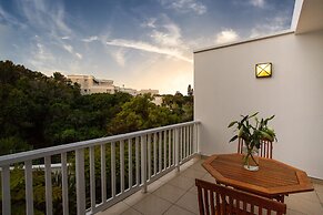 Limoni Luxury Suites