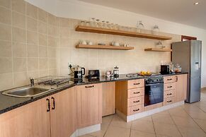 Limoni Luxury Suites