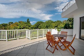 Limoni Luxury Suites