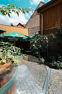 Landhotel & Weingasthof Schwarzer Adler