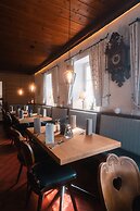 Landhotel & Weingasthof Schwarzer Adler